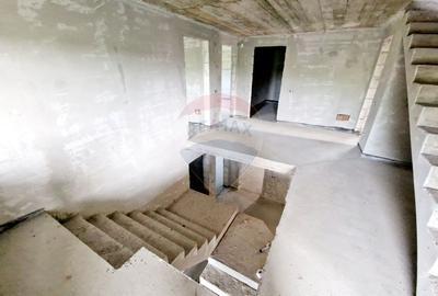 Casă individuală cu 15 camere cu Garaj în Girov - 12