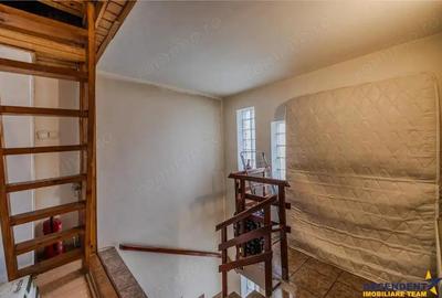 Locuinta cu caracter,doua niveluri,4 camere,terasa,garaj,curte,Centru Istoric Brasov: FILM 3D! - 6