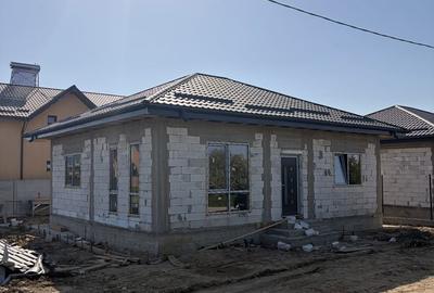 Casă cu 3 camere cu Teren 300 Mp în Central - 10