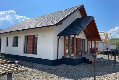 Casă cu 3 camere în Central