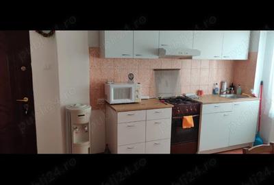 Inchiriez apartament 3 camere. - 1