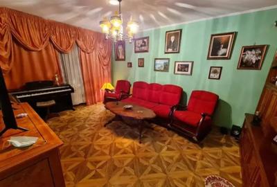 Apartament cu 3 camere în 1 Decembrie 1918 - 2