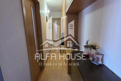 Apartament cu 3 camere semidecomandat în Govândari