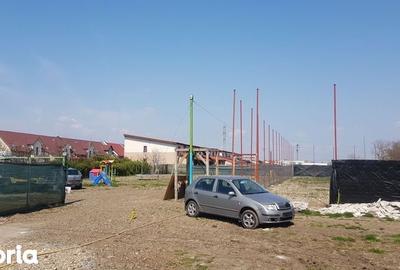 Teren de 2800 mp, în Dumbrăvița