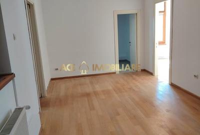 Apartament cu 6 camere decomandat, mobilat în Victoriei - 12