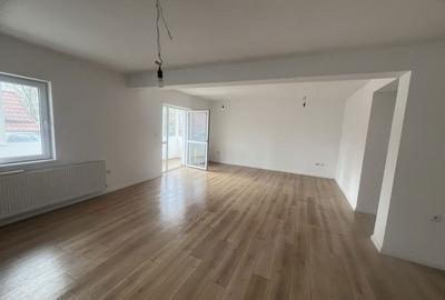 Apartament cu 3 camere în Unirea - 2
