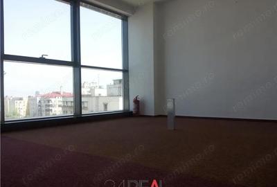 Spațiu comercial, în Universitate - 7