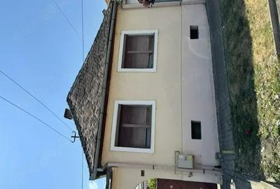 Casa de vanzare in centrul localita?ii Ve?tem direct de la proprietar!