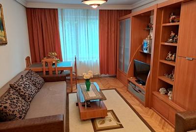 Inchiriez apartament 2 camere, decomandat, Tg. Mures, Unirii - 3