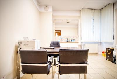 Spațiu comercial, de 602 mp, în Medicină - 12