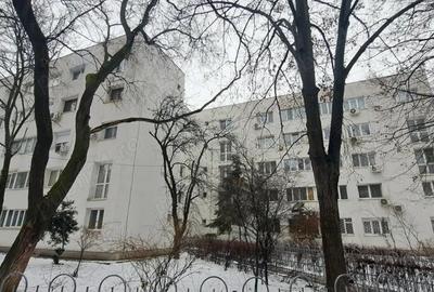 Grigorescu la gura de metrou - 1