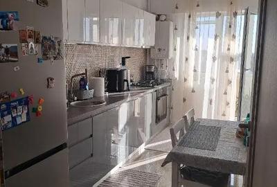 Apartament cu 3 camere decomandat în Central - 9