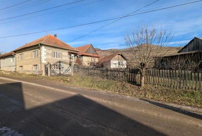 Vand casa cu etaj 4 camere Mera - 8