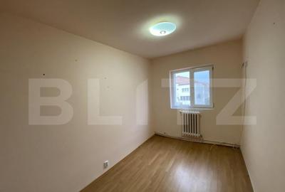 Apartament de 3 camere in suprafata de 54 mp, zona Bradet - 3
