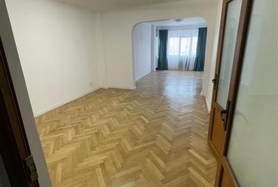 Apartament 3 camere Piata Muncii, la 1 minut de gura de metrou, 90mp utili ,etaj - 23