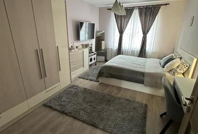 Apartament cu 3 camere decomandat în Central - 1