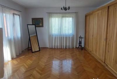 Casă cu 5 camere cu Teren 936 Mp în Central - 9