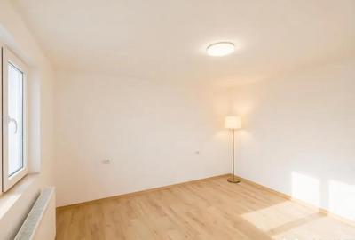 Casă cu 3 camere cu Teren 1200 Mp în Central - 1