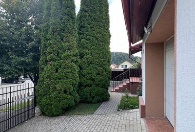 Casă cu 5 camere cu Teren 400 Mp în Bunloc - 5