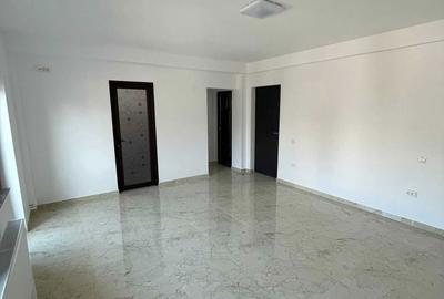 Spațiu comercial, de 250 mp, în Central - 4