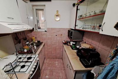 Casă cu 3 camere cu Canalizare în Central - 2