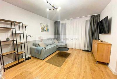 Apartament cu 3 camere semidecomandat, mobilat în Pipera