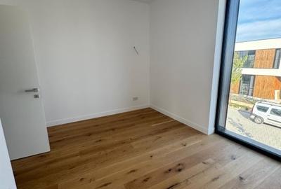 Proprietar  Casă de Vânzare Amber Forest - 6