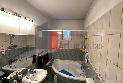 Casă cu 5 camere cu Canalizare în Pajura