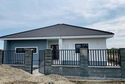 Sacalaz- toate utilitatile- strada asfaltata- dormitor cu baie si dressing - 3