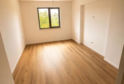 Apartament cu 3 camere decomandat în Parc Zăvoi - 2
