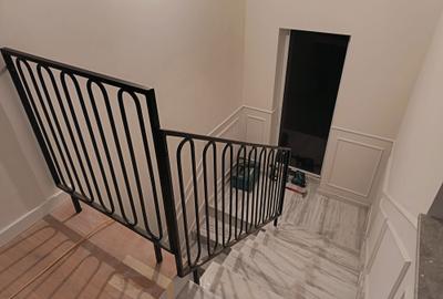 Apartament cu 4 camere decomandat în Central - 3