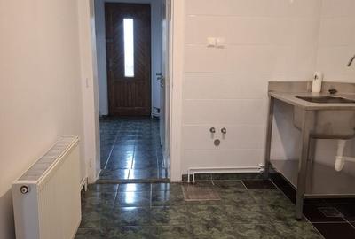 Casă individuală cu 6 camere cu Canalizare în Central - 16