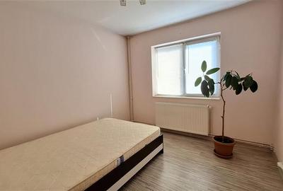 Apartament cu 2 camere semidecomandat în 9 Mai - 2