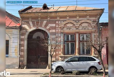 Casă cu 2 camere cu Teren 100 Mp în Central - 1