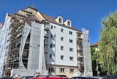 Apartament cu 4 camere decomandat în Central - 1
