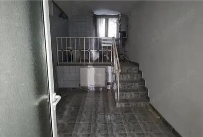 Spațiu comercial, de 100 mp, în Central - 14