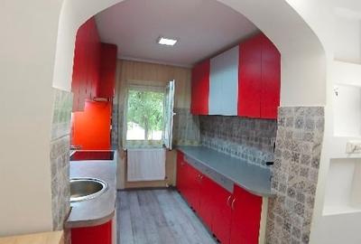 Apartament cu 4 camere decomandat în Decebal