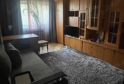 Vand apartament cu 2 camere etaj 1 - 2