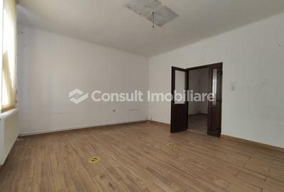 Casa cu 4 camere | 80 mp | Zona strazii Bucuresti - 2