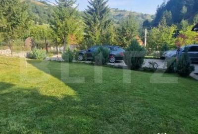 Casă cu 6 camere cu Teren 1120 Mp în Central