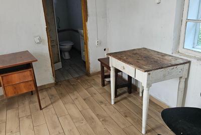 De vanzare casa centrala,situat  la 200m de centru,cu 5 camere,necesita renovat. - 3