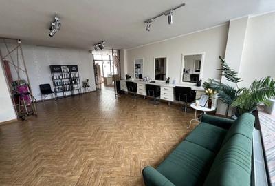 Spațiu comercial, de 180 mp, în Central - 3