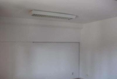 Spațiu comercial, de 600 mp, în Fratelia