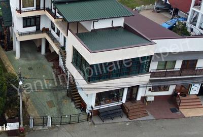 Spațiu comercial, de 120 mp, în Central - 6