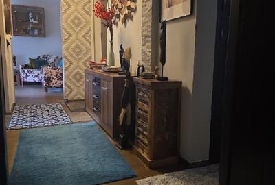 Apartament cu 4 camere, mobilat în Sebastian