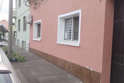 Casă cu 2 camere cu Canalizare în Central - 11