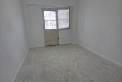 Apartament cu 3 camere decomandat în Radu Negru - 3