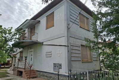Casă cu 4 camere cu Teren 640 Mp în Central - 3