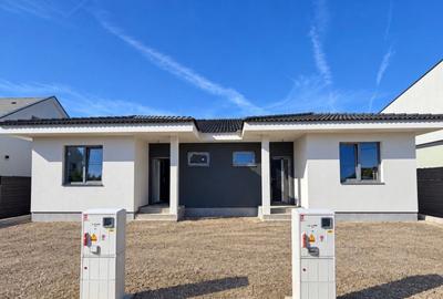 Duplex cu 3 camere cu Canalizare în Moșnița Nouă
