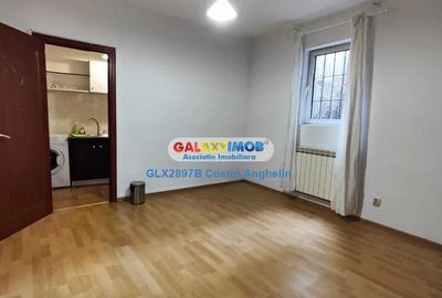 Casă cu 6 camere cu Teren 165 Mp în Decebal